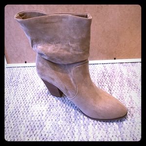 [Universal Thread]  Brown Suede Boots, Size 10